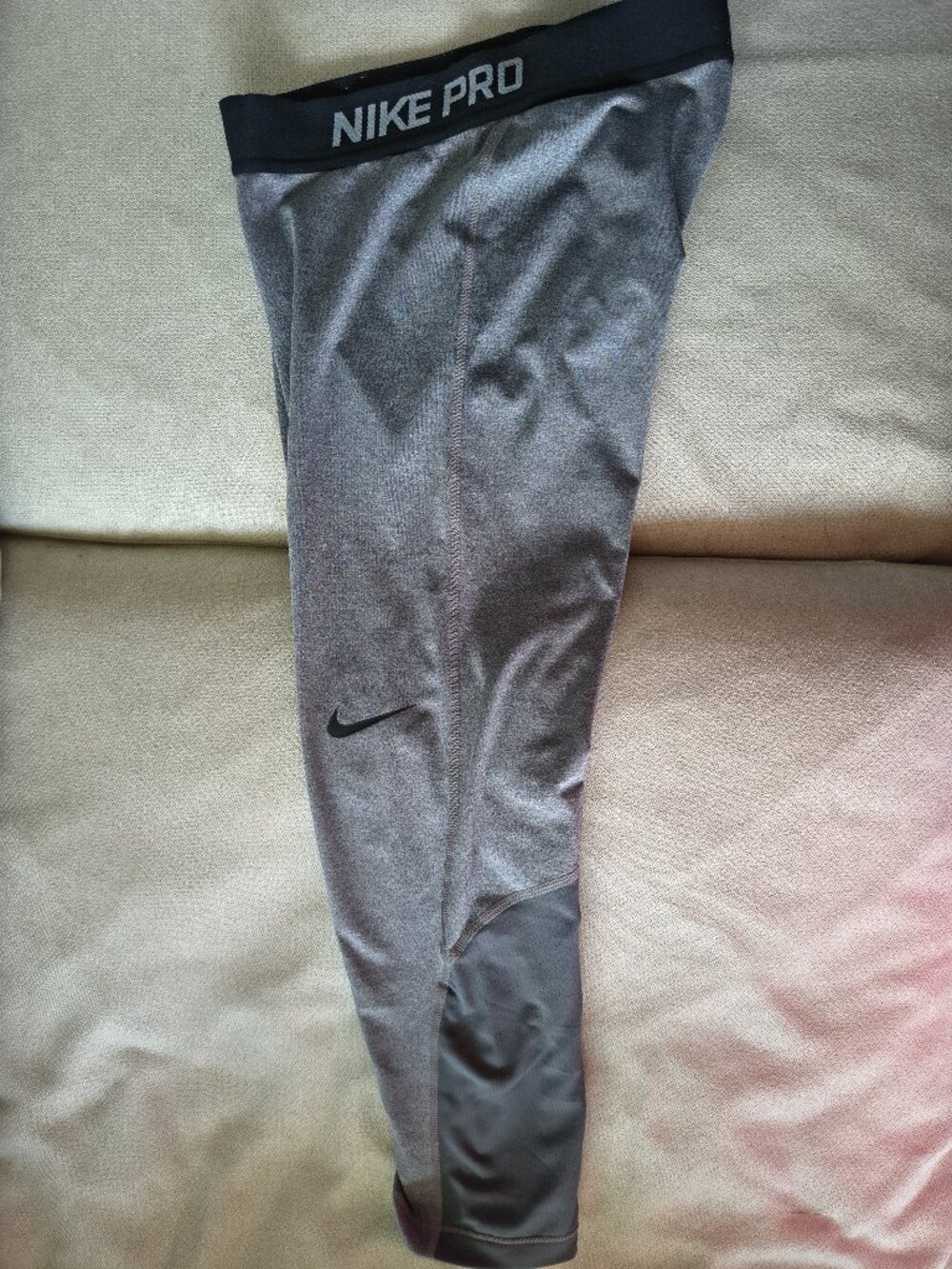 Teen Girl Nike ProHeather Gray Cropped Leggings Size XS - 100% charity